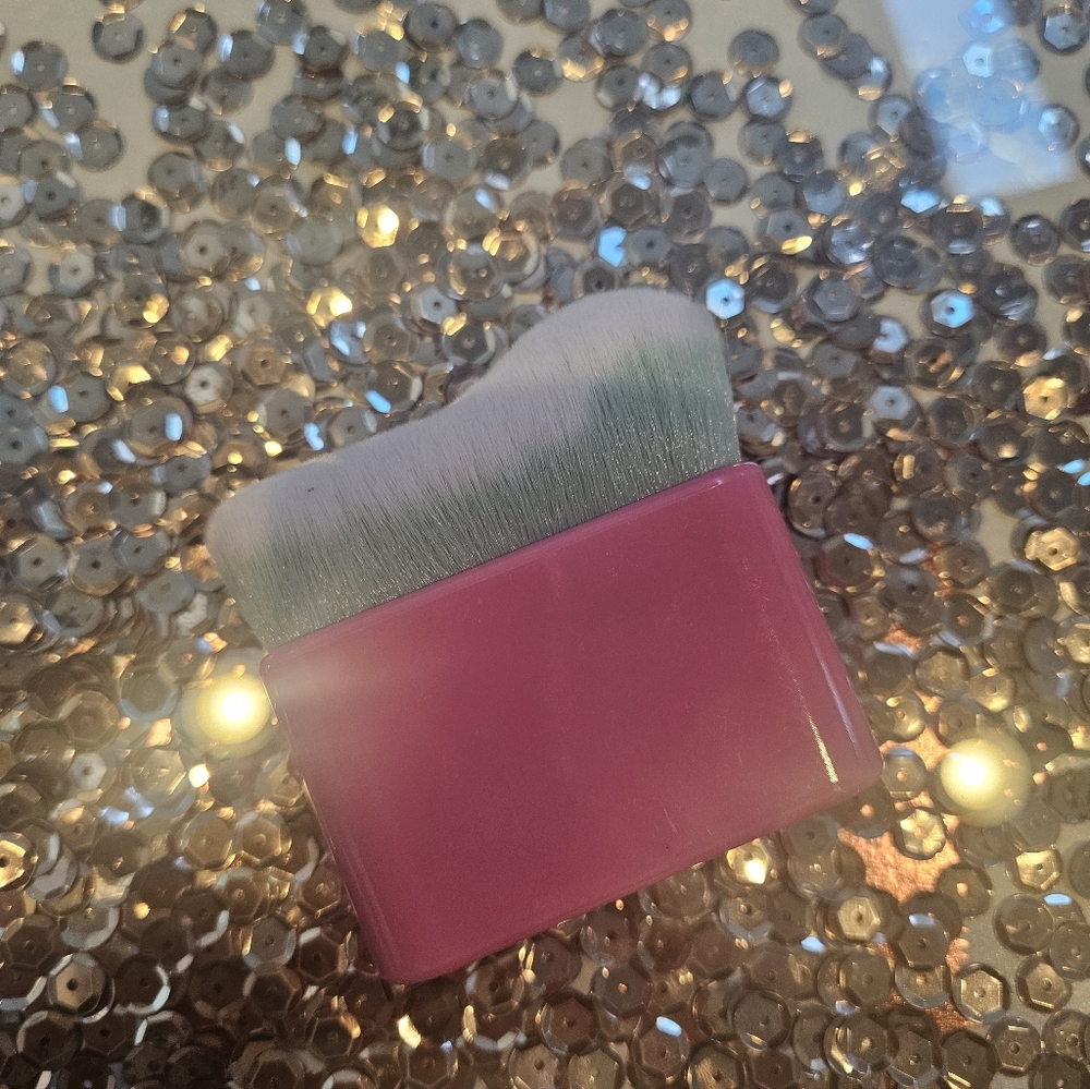 Makeup brush